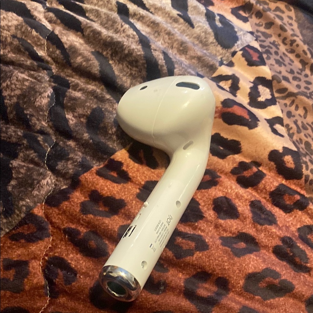 Wireless White Earbud Headphones